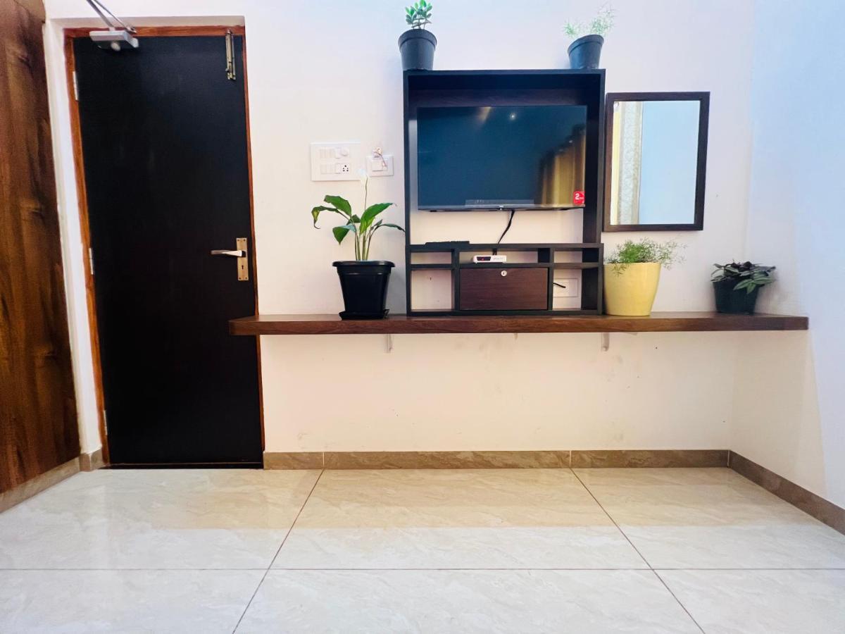 Raja Residency Hotel Alāndurai Kültér fotó